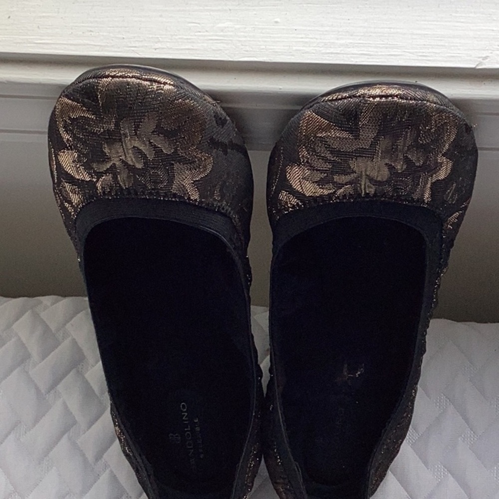 Bandolino Black and Gold Patterned Flats - Picture 5 of 5